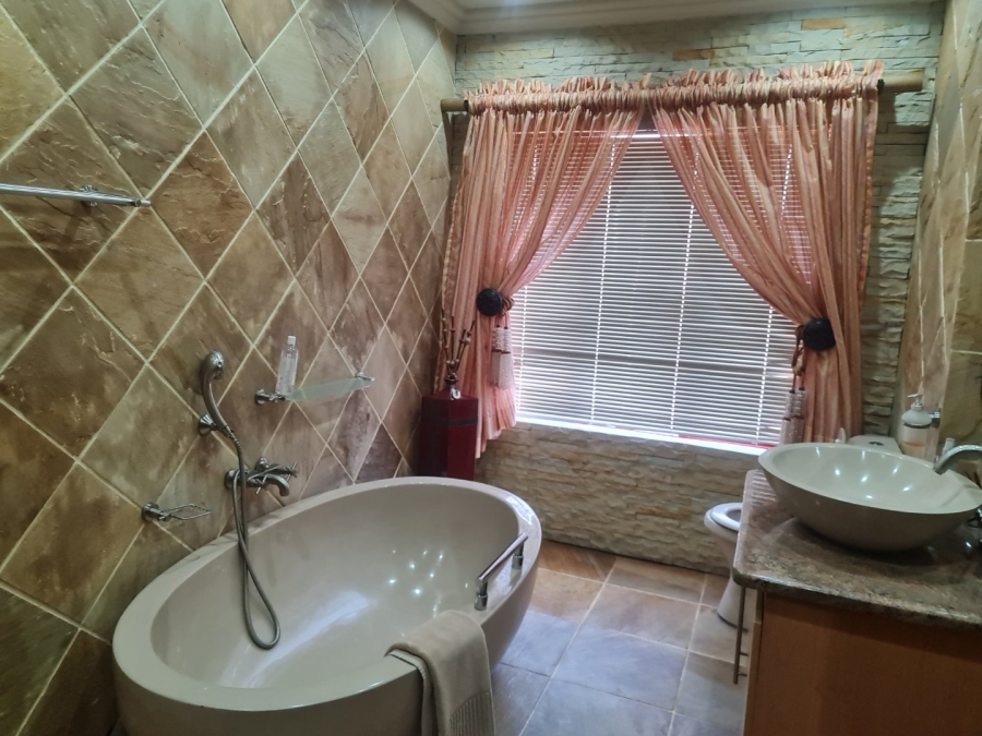 4 Bedroom Property for Sale in Cashan North West